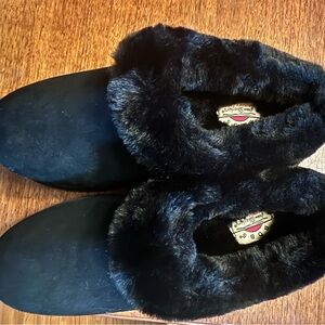 Skechers Black Faux Fur Women's Slippers